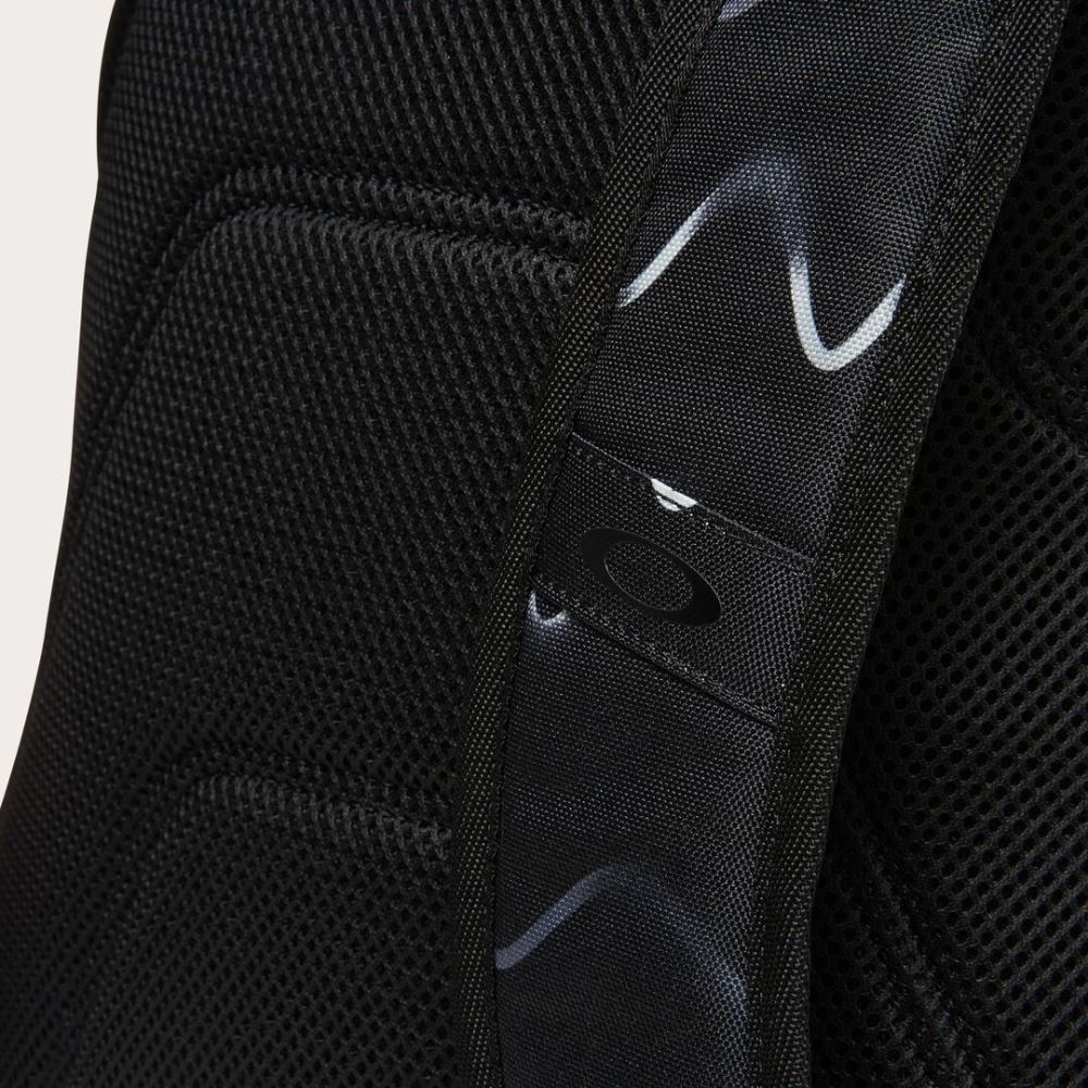 Oakley-FOS901500-BFXU-LaptopÇantası Laptop Çantası