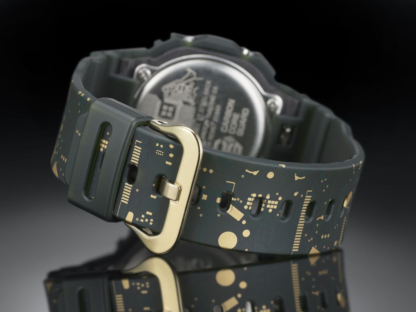 G-SHOCK ICONIC DWE-5600CC-3DR Kol Saati