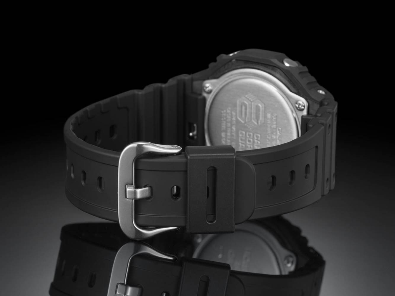 G-SHOCK ICONIC GA-2100SU-1ADR Kol Saati