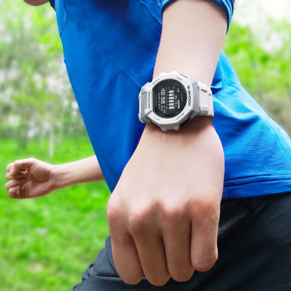 G-SHOCK G-SQUAD GBD-300-7DR Kol Saati