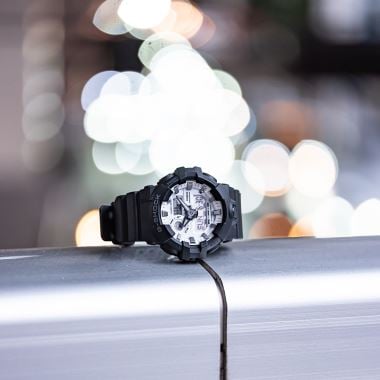 G-SHOCK GA-700WD-1ADR Kol Saati