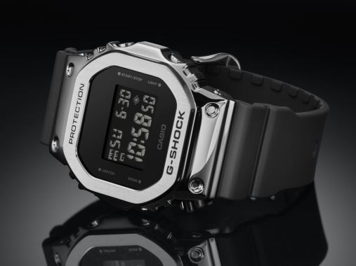 G-SHOCK GM-5600U-1DR Kol Saati