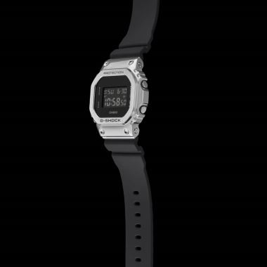 G-SHOCK GM-5600U-1DR Kol Saati